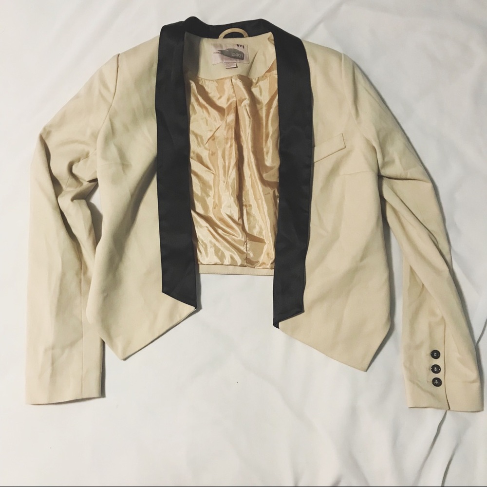 🛍 F21 cropped chic blazer